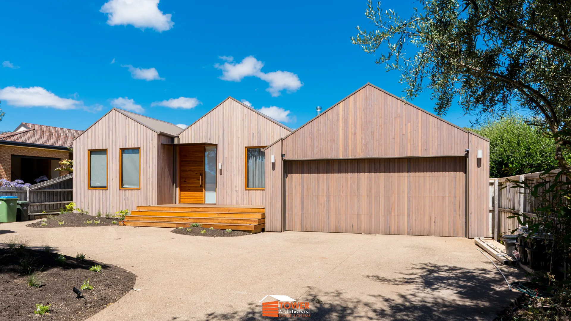 Architectural Range — Natural Series Location: Melbourne Style Profile: A beautifully restrained Australian coastal design brought to life through authentic materiality and soft natural tones.