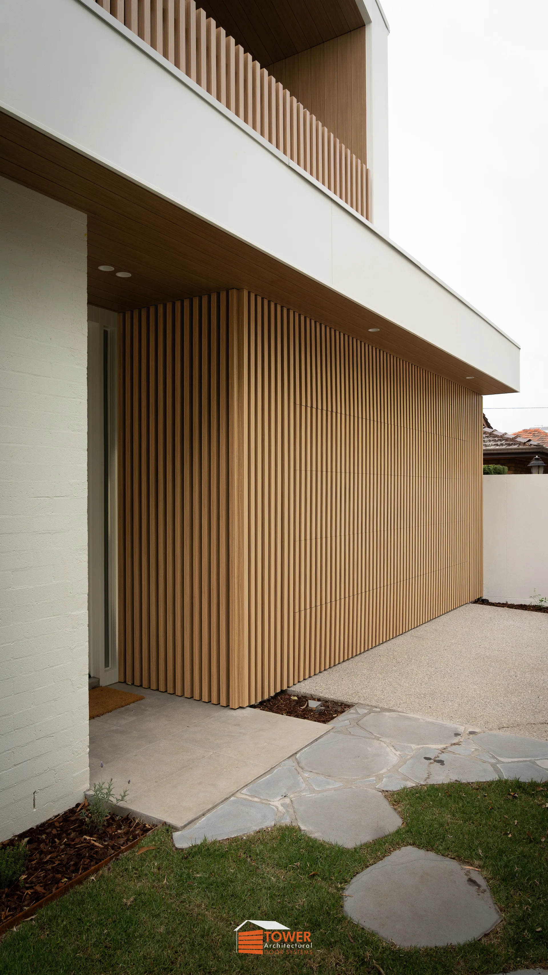 Architectural Range — Batten Series Location: Melbourne, VIC Style Profile: A bold architectural statement defined by clean geometry and rich material contrast.