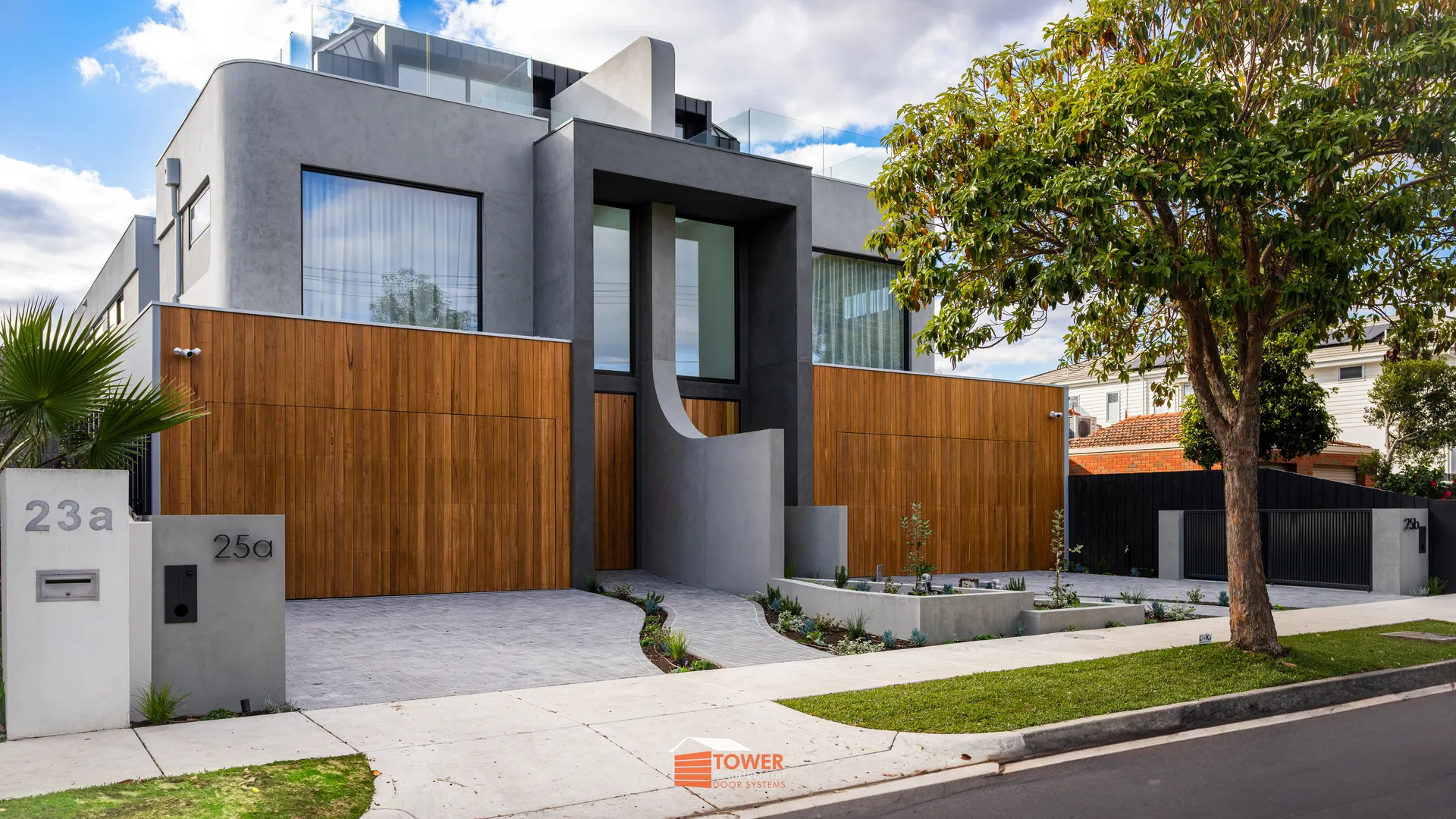Architectural Range — Natural Series Location: Melbourne Builder: Odin Builders Style Profile: A refined natural façade crafted as part of a dual-residence project known as Odin’s Twin , built by two brothers.