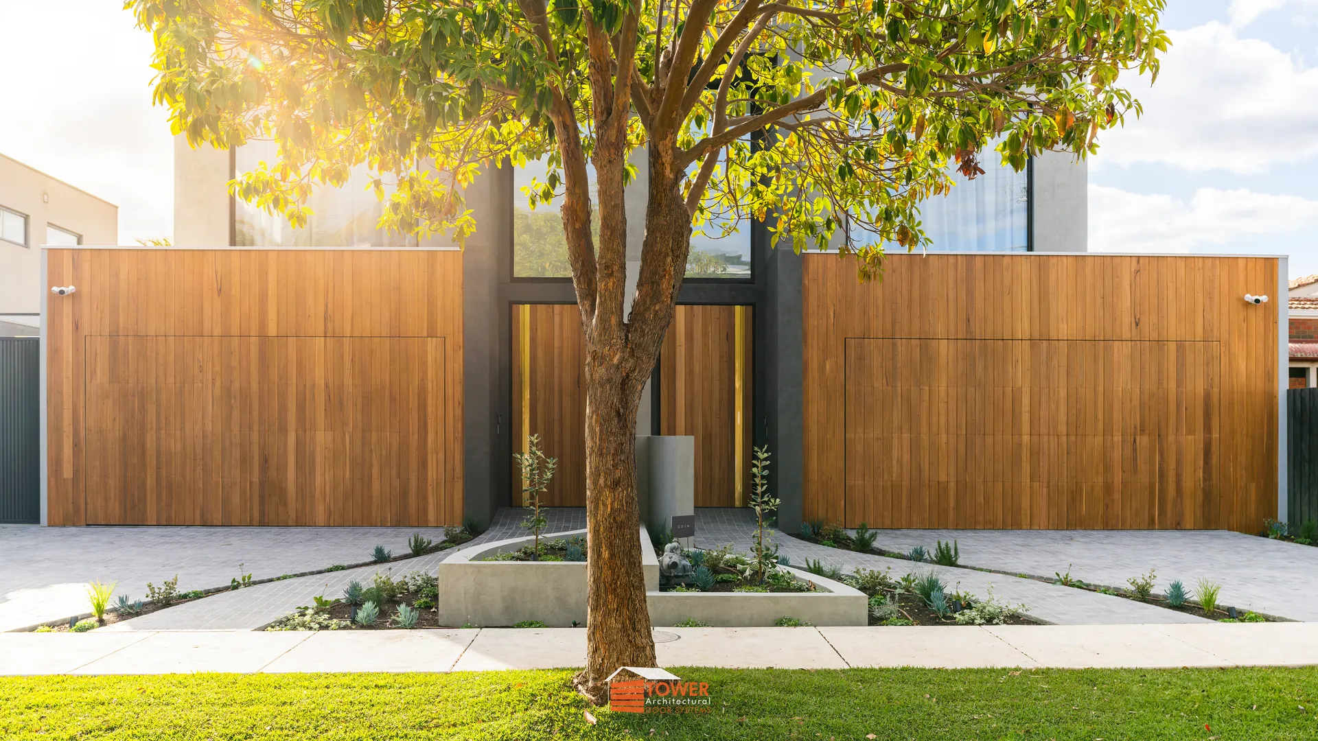Architectural Range — Natural Series Location: Melbourne Builder: Odin Builders Style Profile: A refined natural façade crafted as part of a dual-residence project known as Odin’s Twin , built by two brothers.