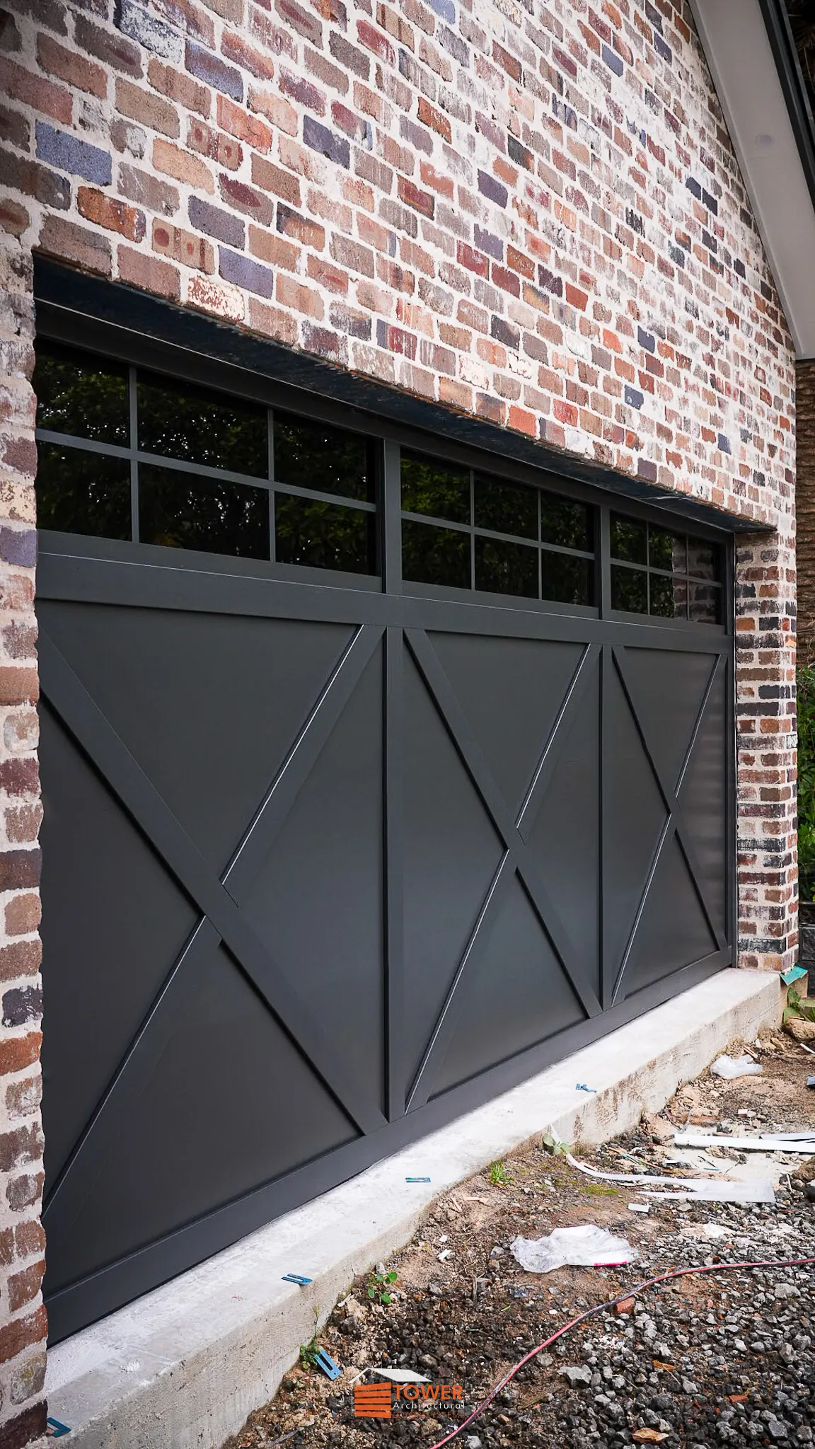 Architectural Range — XBarn Series Location: Sydney Style Profile: A classic architectural feature with a modern edge, this XBarn Series door brings heritage charm into a contemporary build.