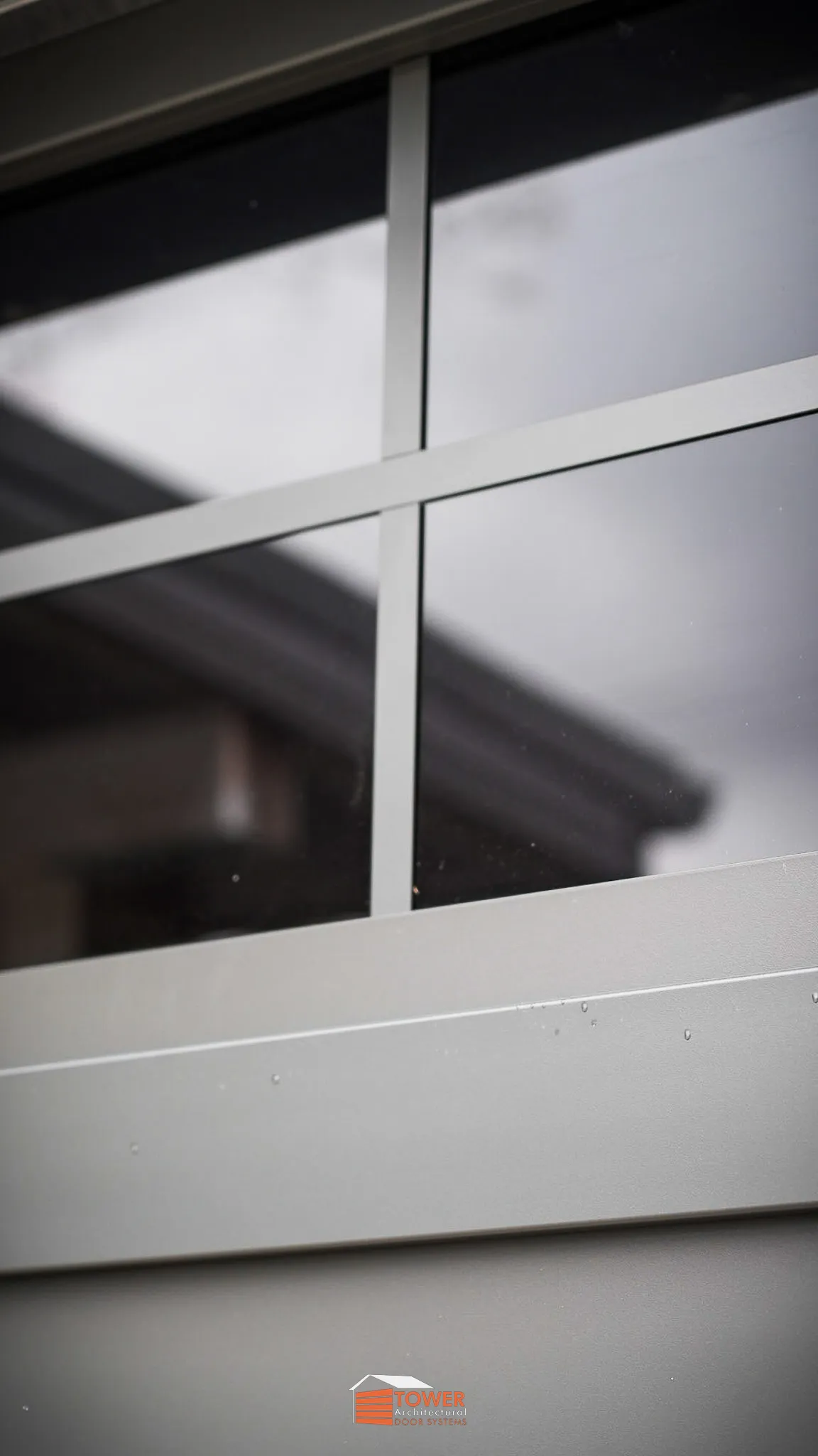 Architectural Range — XBarn Series Location: Sydney Style Profile: A classic architectural feature with a modern edge, this XBarn Series door brings heritage charm into a contemporary build.